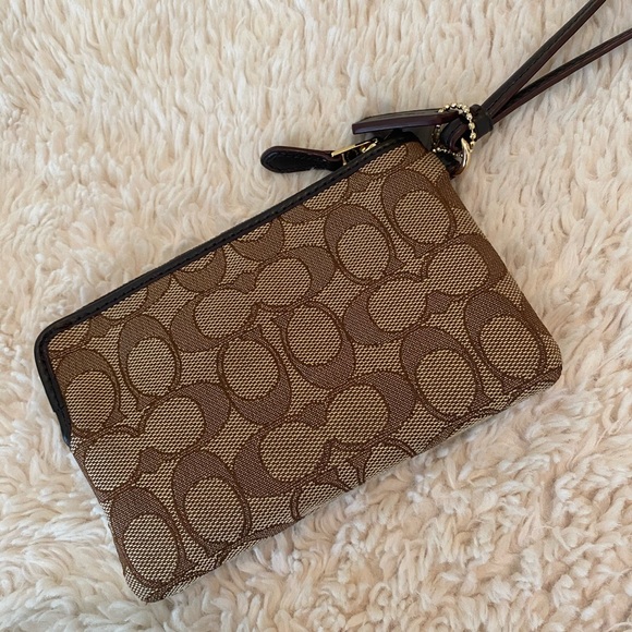 SOLD!!! Coach - Picture 2 of 4